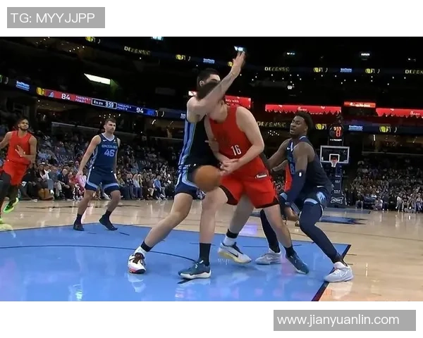 足球明星怒火中烧瞬间集锦揭示赛场背后的情绪与压力